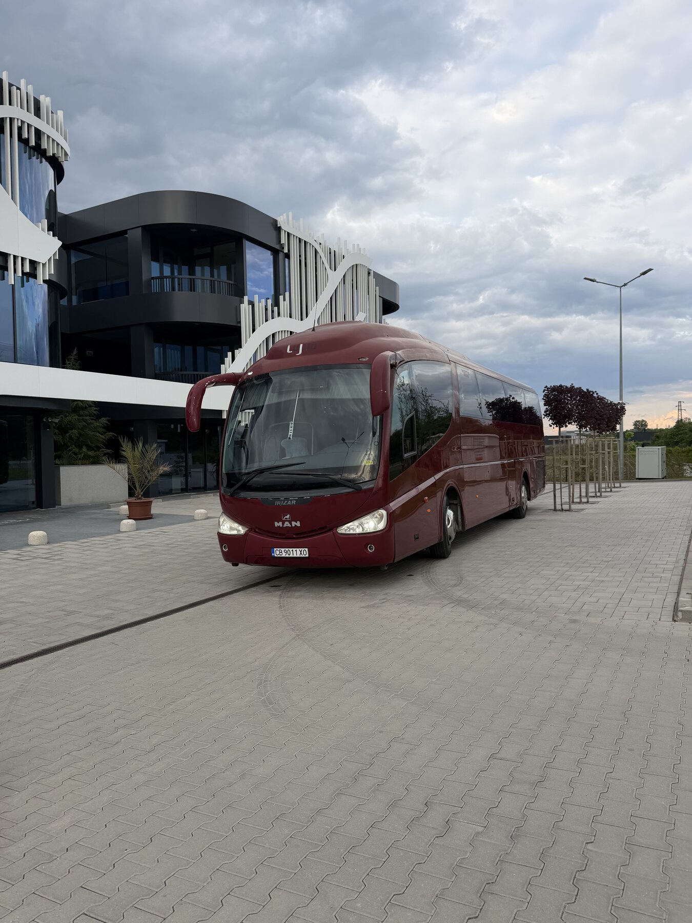 Private transfer vehicle ready for pickup